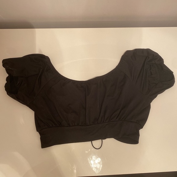 Lace Front Crop top - Picture 3 of 4